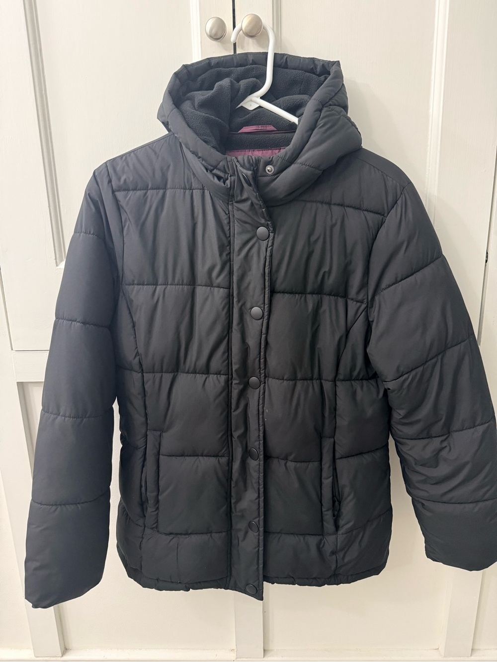 Amazon Essentials Women’s Heavyweight Quilted Puffer Coat, Fleece Lined Medium